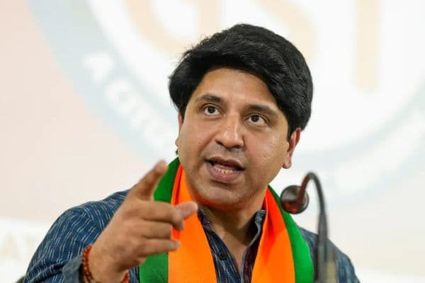 Shehzad Poonawalla: शहजाद पूनावाला ने BJP से दिया इस्तीफा, X बायो से हटाया राष्ट्रीय प्रवक्ता पद