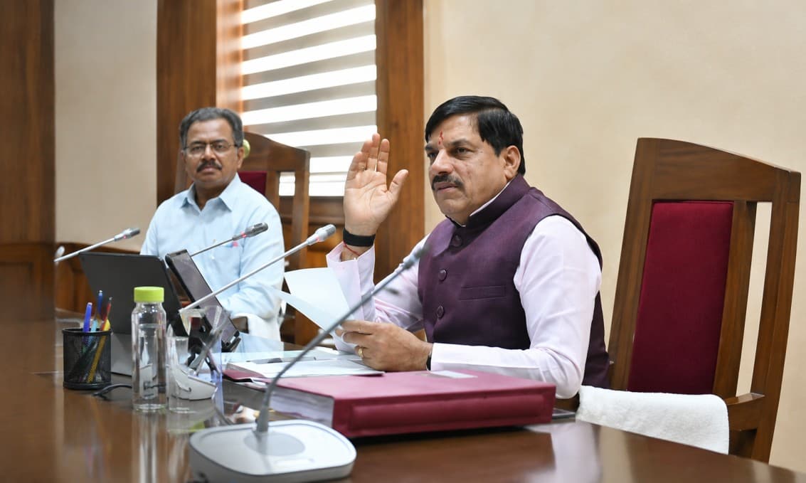 कैसे खुलेगा 10 हजार शिक्षकों की भर्ती का रास्ता? जानिए सीएम मोहन यादव की उस अहम बैठक की पूरी इनसाइड कहानी